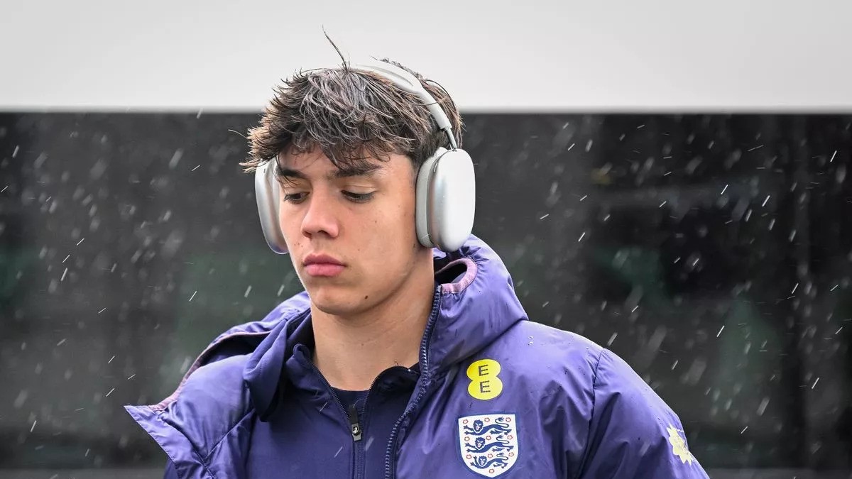 Официально: «Челси» подписал контракт с голкипером