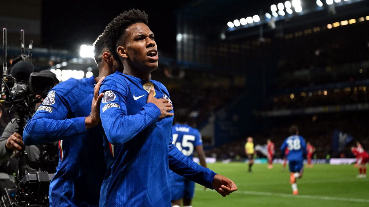 Коул намекает, что Эстевао станет лучше Азара