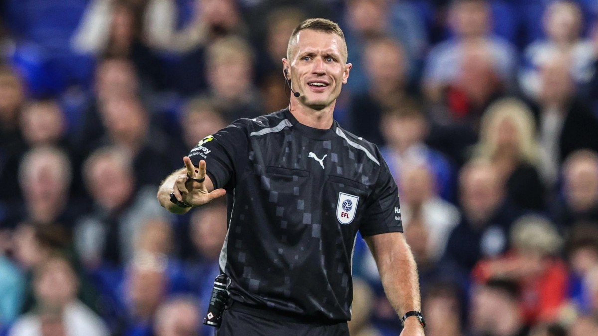 Томас Брэмолл назначен главным арбитром матча «Вулверхэмптон» — «Челси» в Кубке лиги Томас Брэмолл назначен главным арбитром матча «Вулверхэмптон» — «Челси» в Кубке лиги