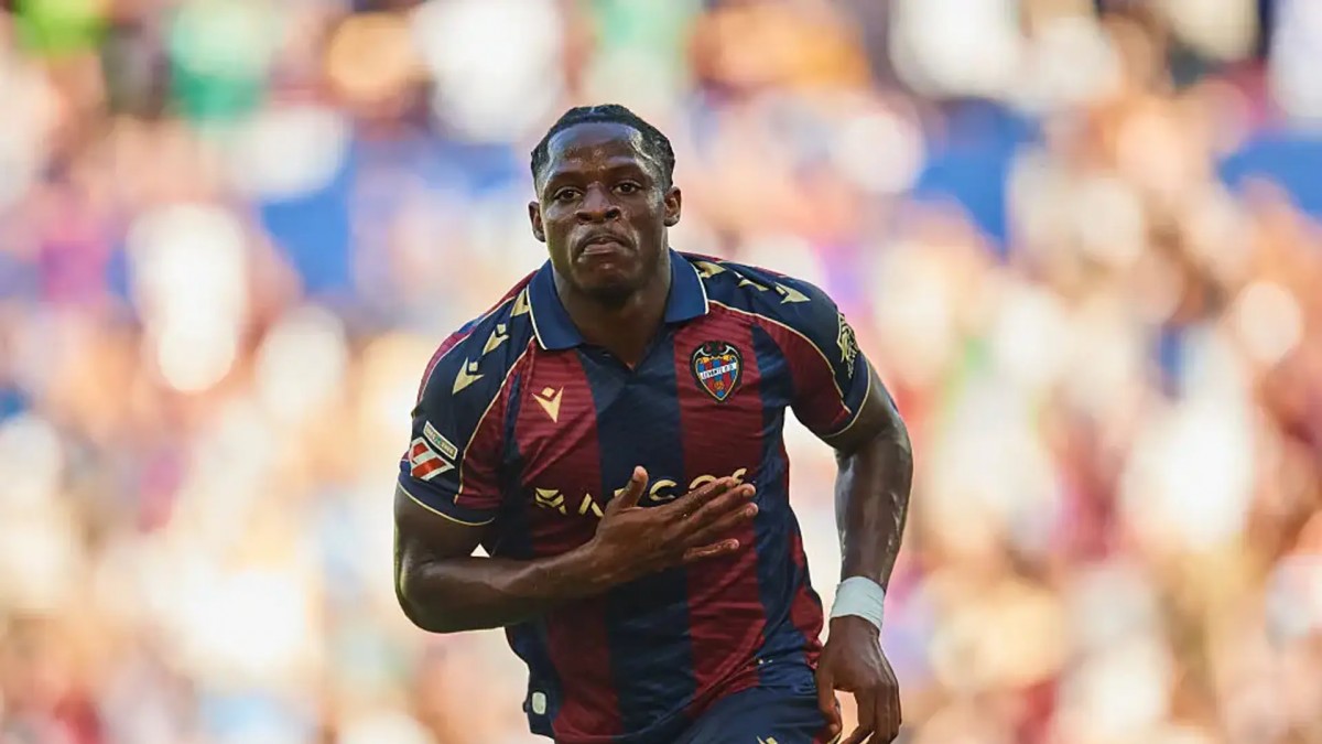 Нападающий Ла Лиги настаивает на трансфер в АПЛ