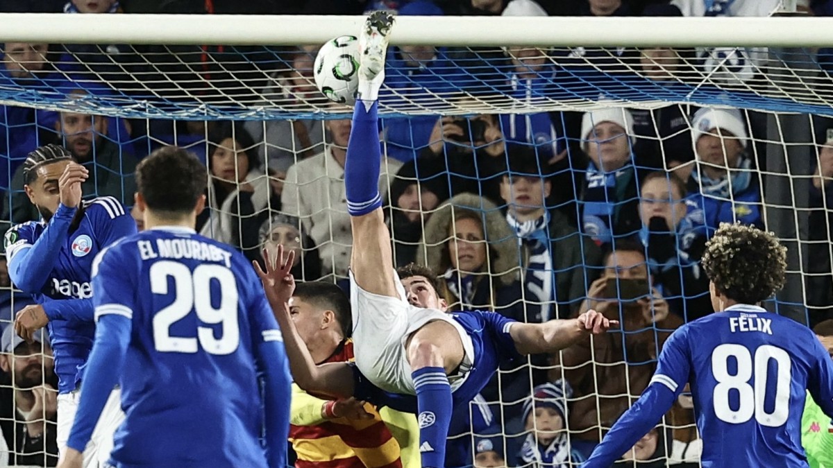 «Барселона» присоединилась к «Челси» в гонку за лучшим нападающим «Страсбура» «Барселона» присоединилась к «Челси» в гонку за лучшим нападающим «Страсбура»