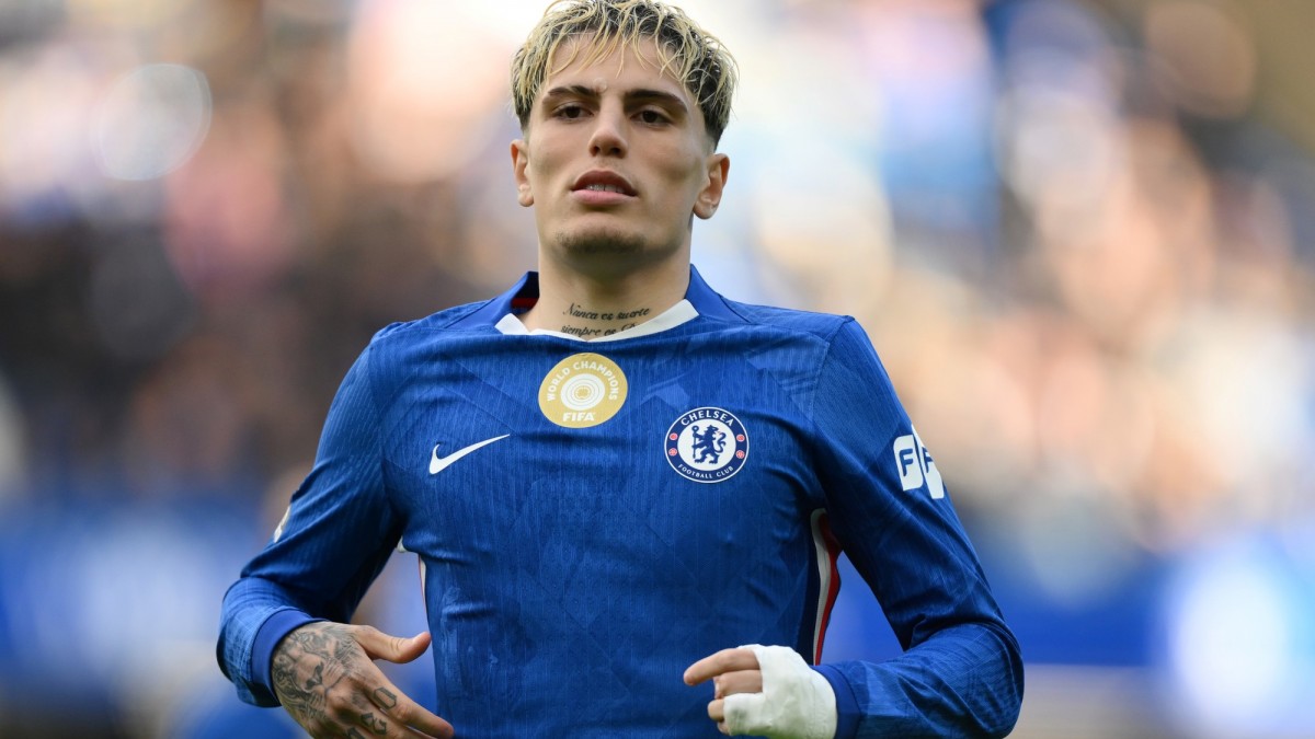 «Эго Роналду, способности Обертана»: Фанаты высмеяли реакцию Гарначо на замену в матче против «Тоттенхэма»