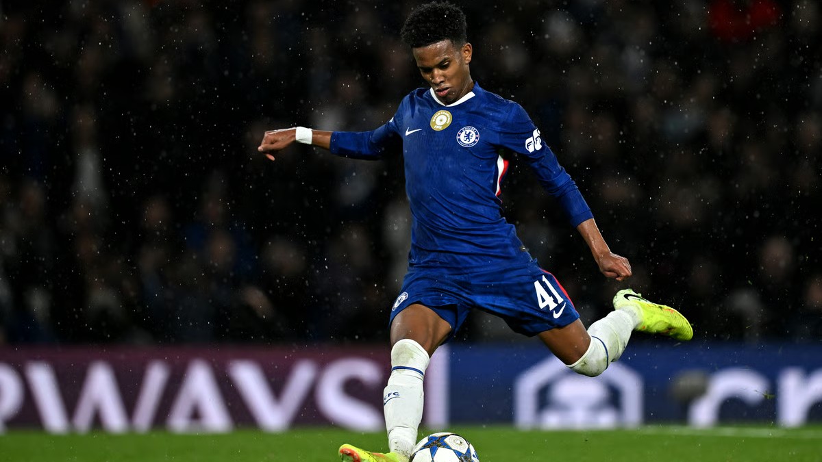 Кто из англичан первым протянул руку помощи Эстевао в новом клубе