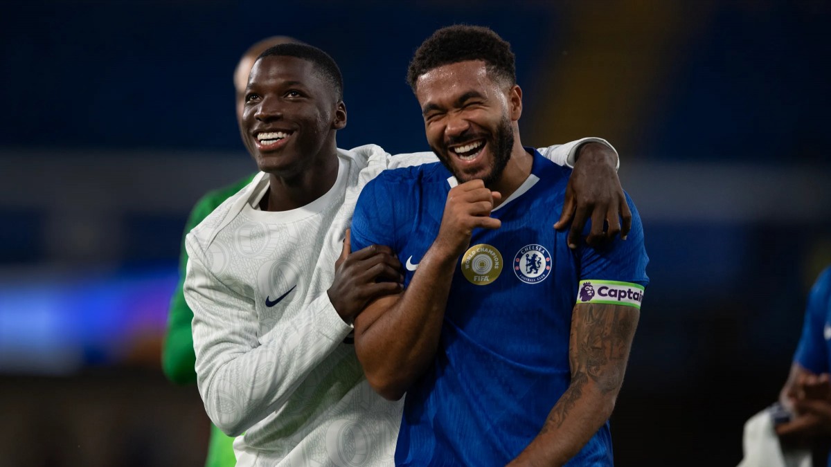 Тайны раздевалки «Челси»: кто ставит музыку и кто самый быстрый?