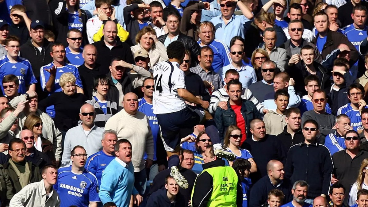 Насилие в Лондоне: арестованы 34 человека после драки фанатов «Челси» и «Тоттенхэма»