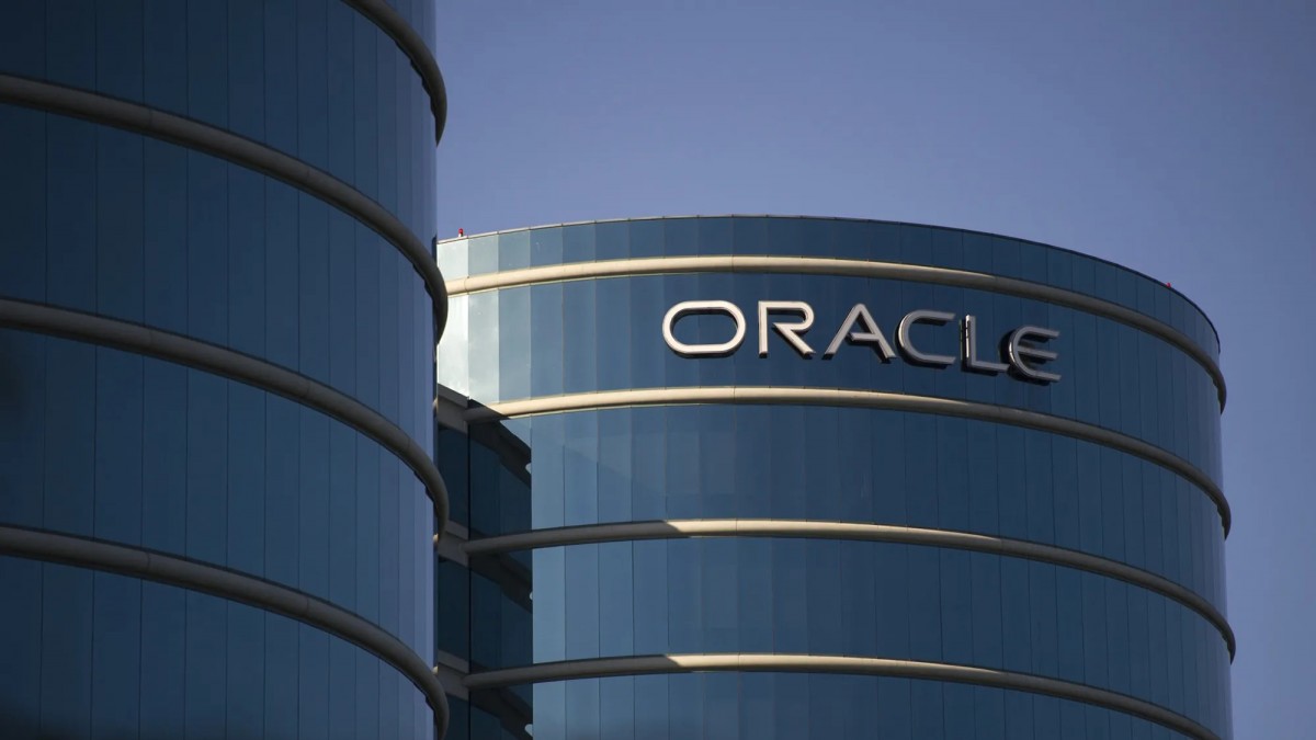 «Челси» подписывает контракт с новым титульным спонсором Oracle