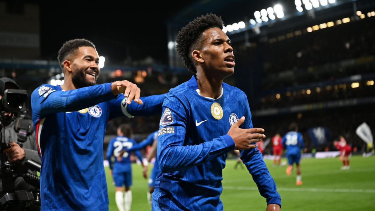 Просто закройте глаза и прислушайтесь к шуму трибун: Эстевао продолжает зажигать стадионы!