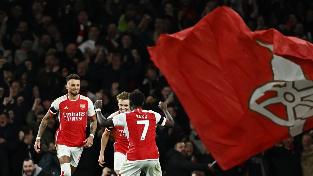 Хет-трик Эзе вывел «Арсенал» на уровень «Челси»