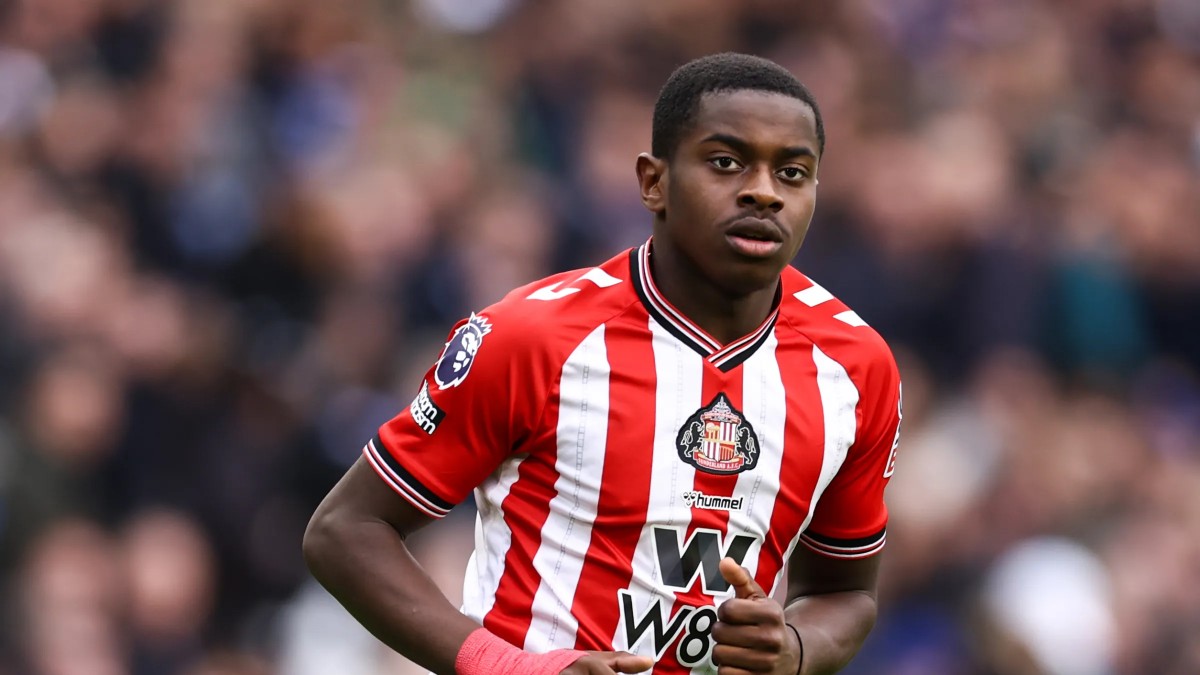 «Челси» и МЮ делят хавбека «Сандерленда», «Ньюкасл» хочет приобрести звезду Серии А