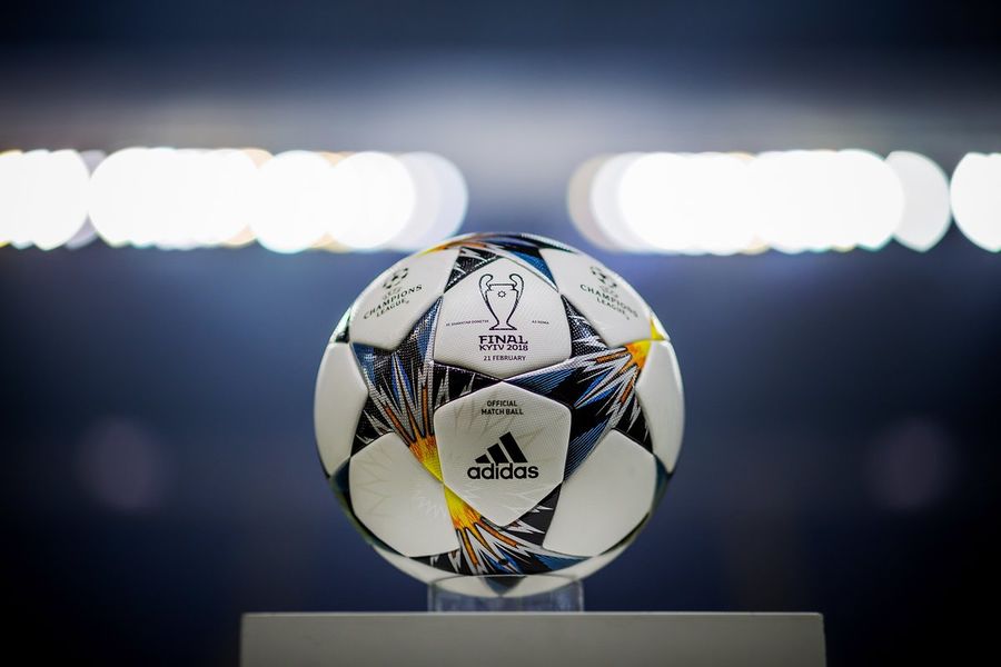 Ассоциации уефа. УЕФА. ФИФА И УЕФА. Мяч Лиги чемпионов 2018. Эмблема ФИФА И УЕФА.