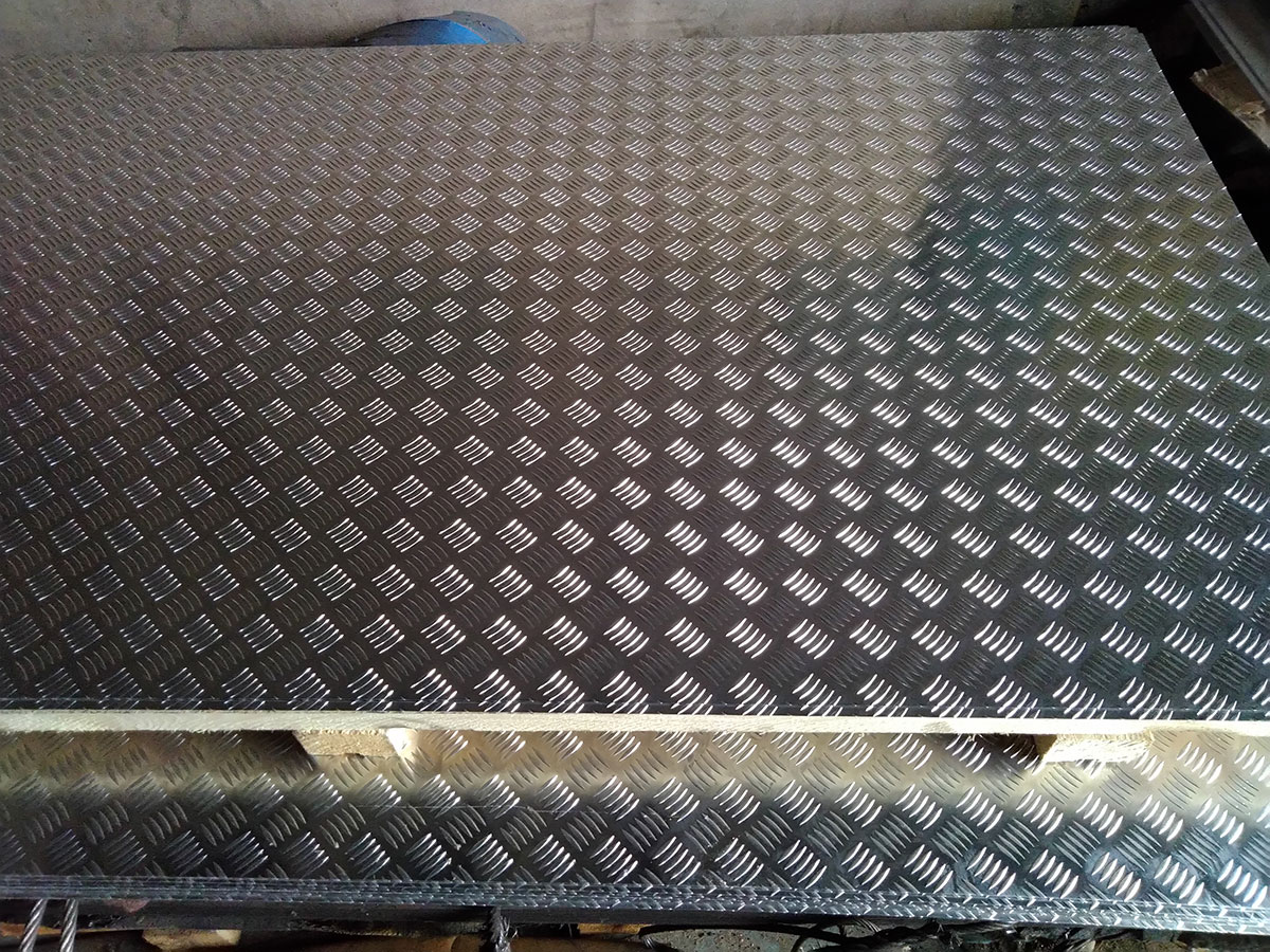 Рифление алюминиевого листа: откройте возможности текстурированной поверхности в диза