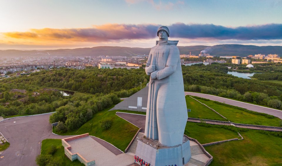 10 Самых интересных памятников Мурманска 10 Самых интересных памятников Мурманска, в которых скрыта история города