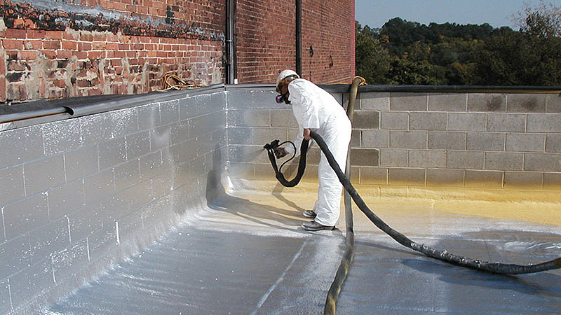 Гидроизоляция кровли: как обеспечить надежную защиту от влаги на долгие годы